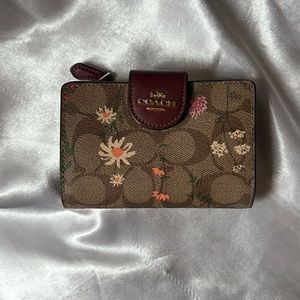 Coach Women’s floral Wallet Vintage